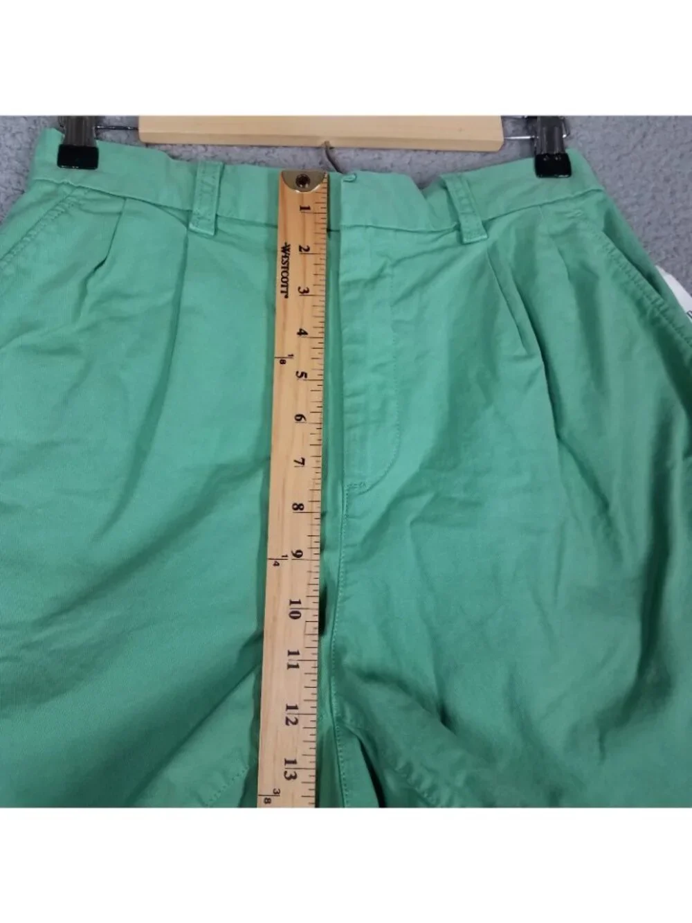 NEW GAP Chino Shorts Women's 4 Khaki Green Pleated Elastic Waist Casual Comfort